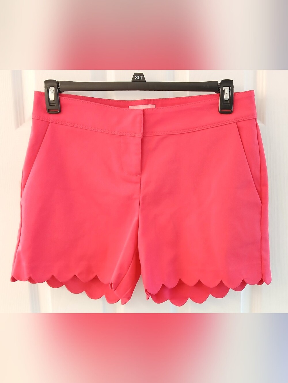 Isaac Mizrahi New York Hot Pink Scalloped Hem Shorts Women's Size 6